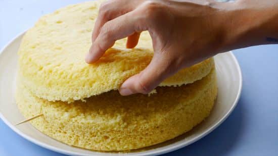 How To Cut Cake Layers With Dental Floss