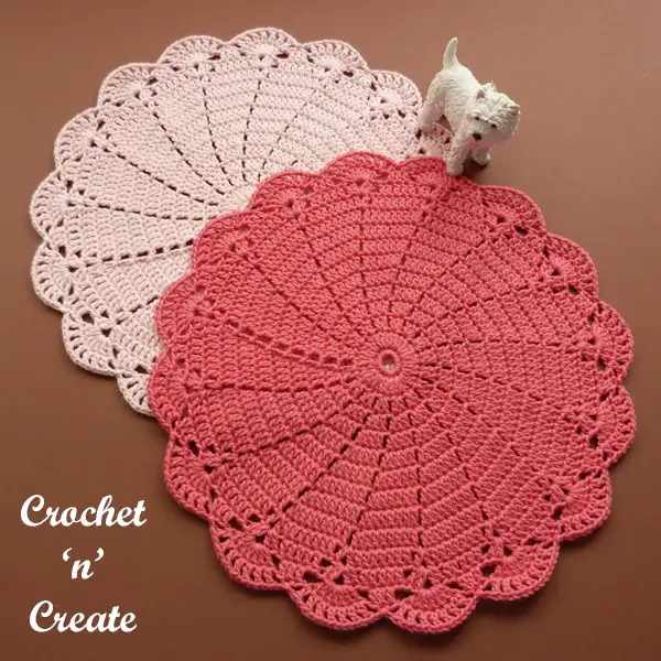 Create An Exquisite Decorative Plate With This Free Crochet Pattern